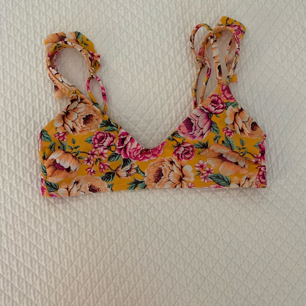 Floral print bikini top!